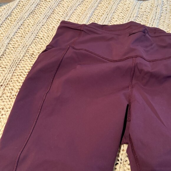 LuLuLemon. Midrise Bergundy Cropped Leggings woman’s size 12 - Picture 2 of 12